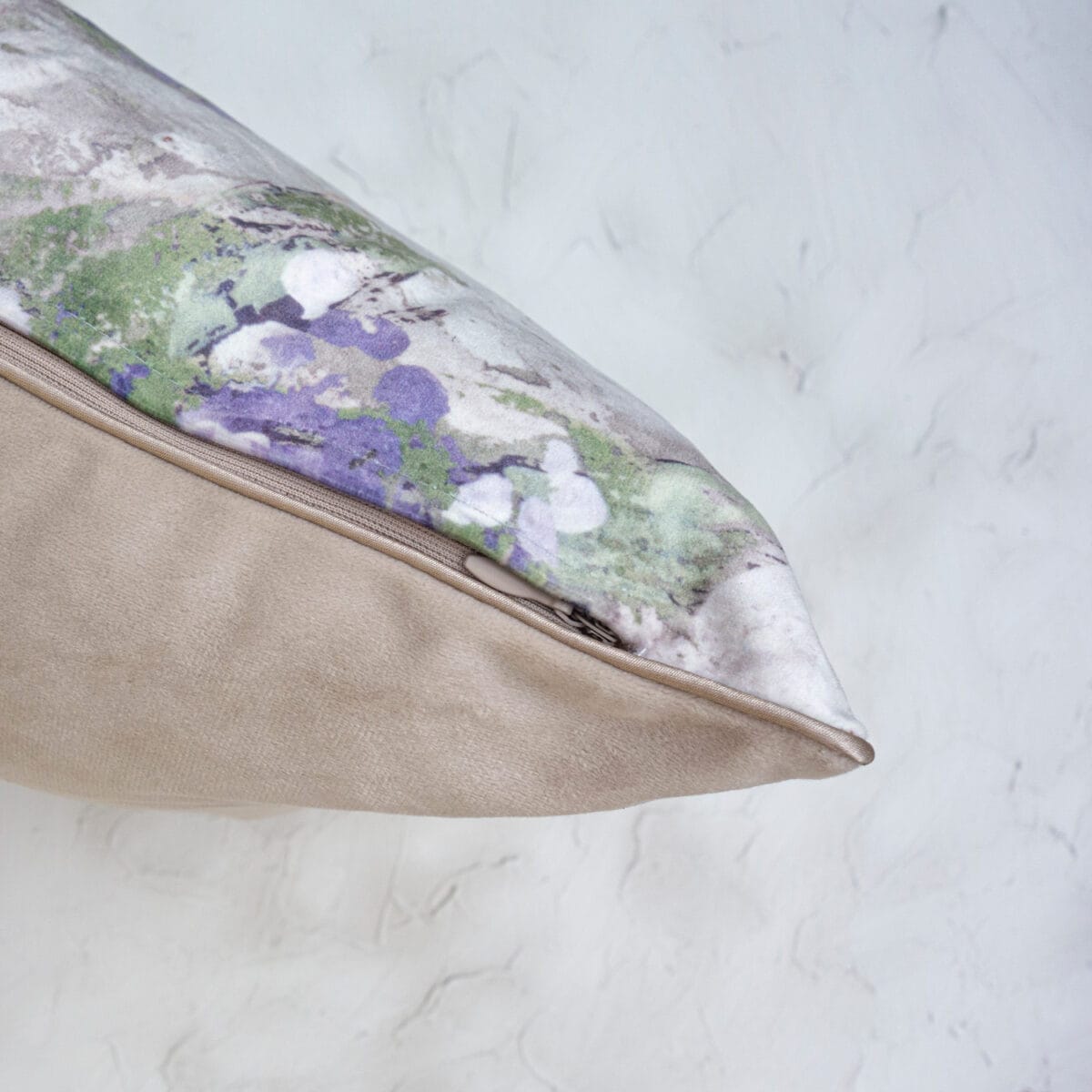 Vintage White velour pillow set - Image 3