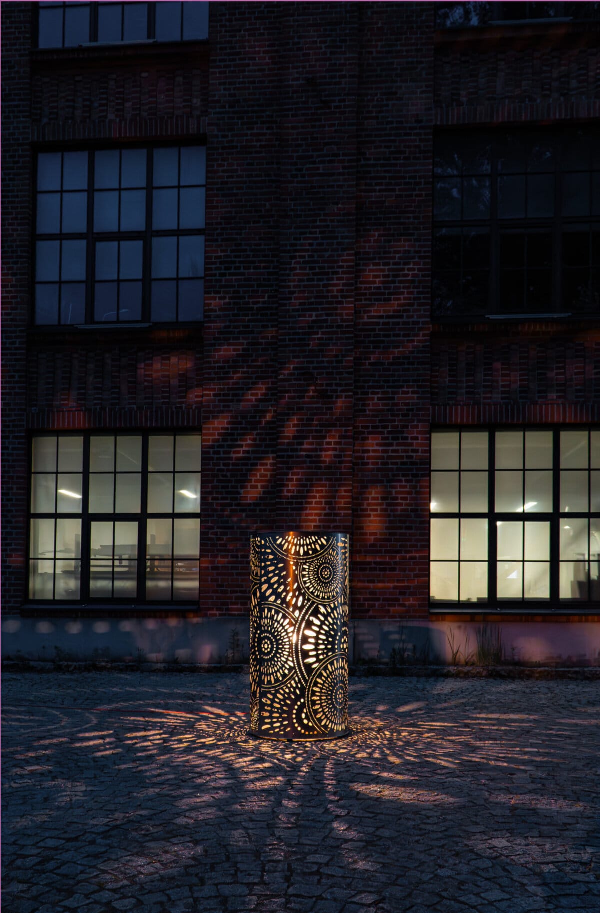 Lampion z latarnią ogrodową Raw Mandala - obrazek 2